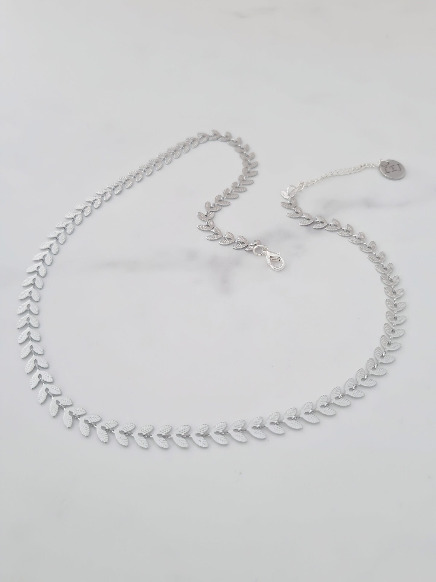 Dainty Leaf Choker Necklace