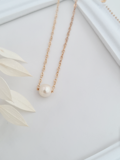 Single Swarovski Pearl Necklace in Gold