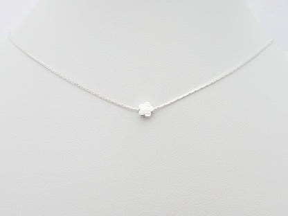 Tiny Daisy Flower Necklace