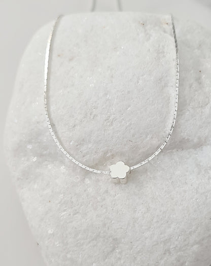 Tiny Daisy Flower Necklace